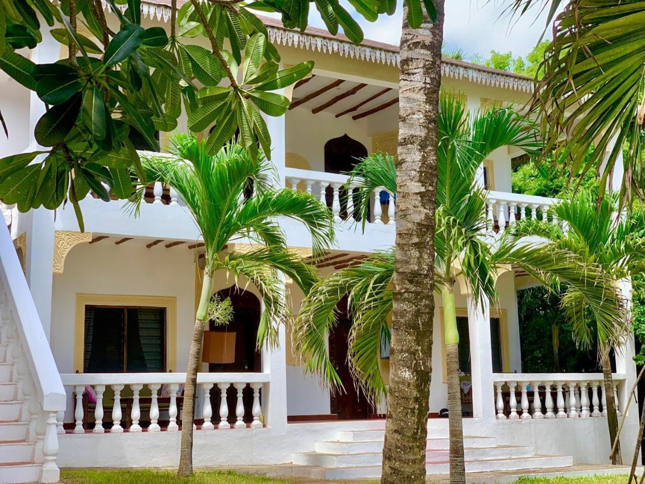 Lily Palm Resort Watamu Bagian luar foto