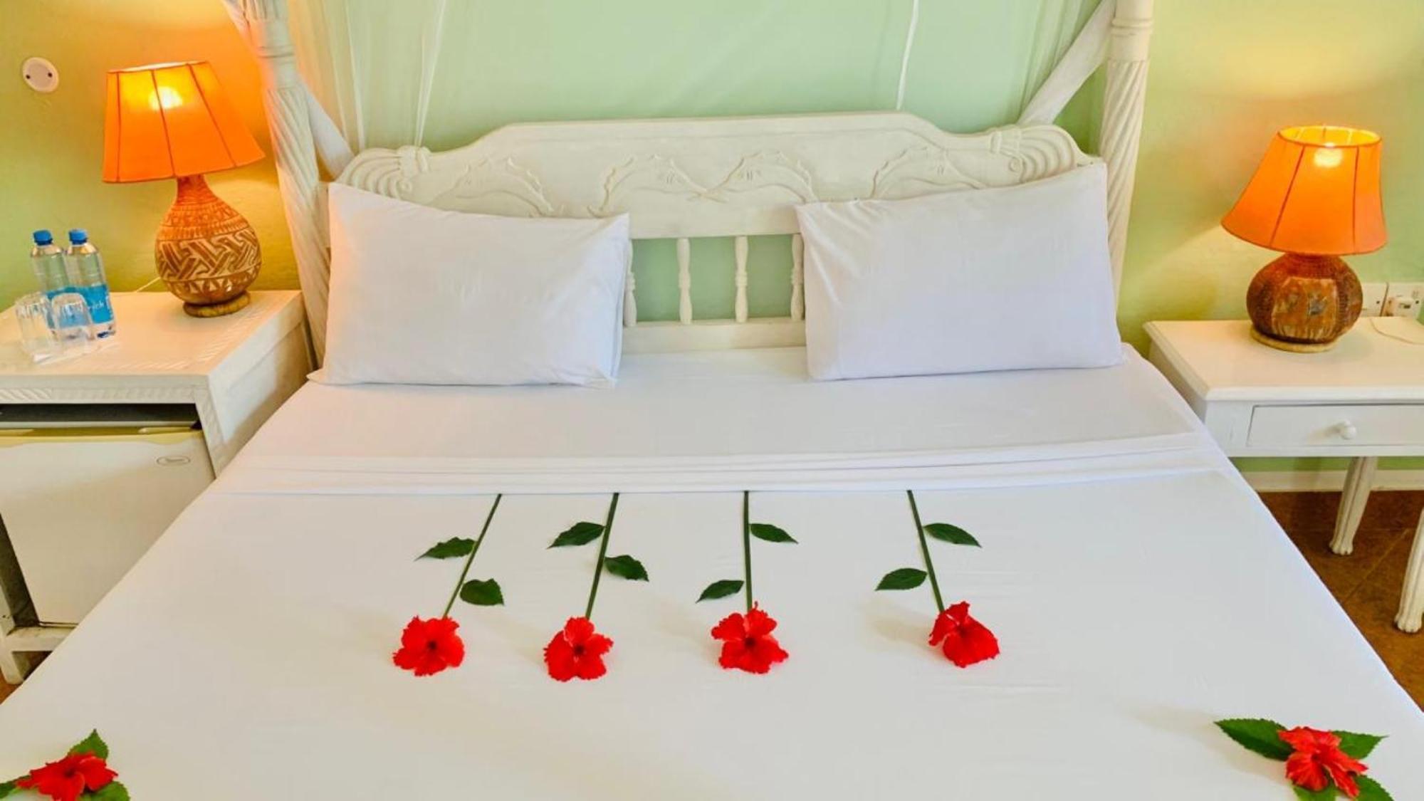 Lily Palm Resort Watamu Bagian luar foto