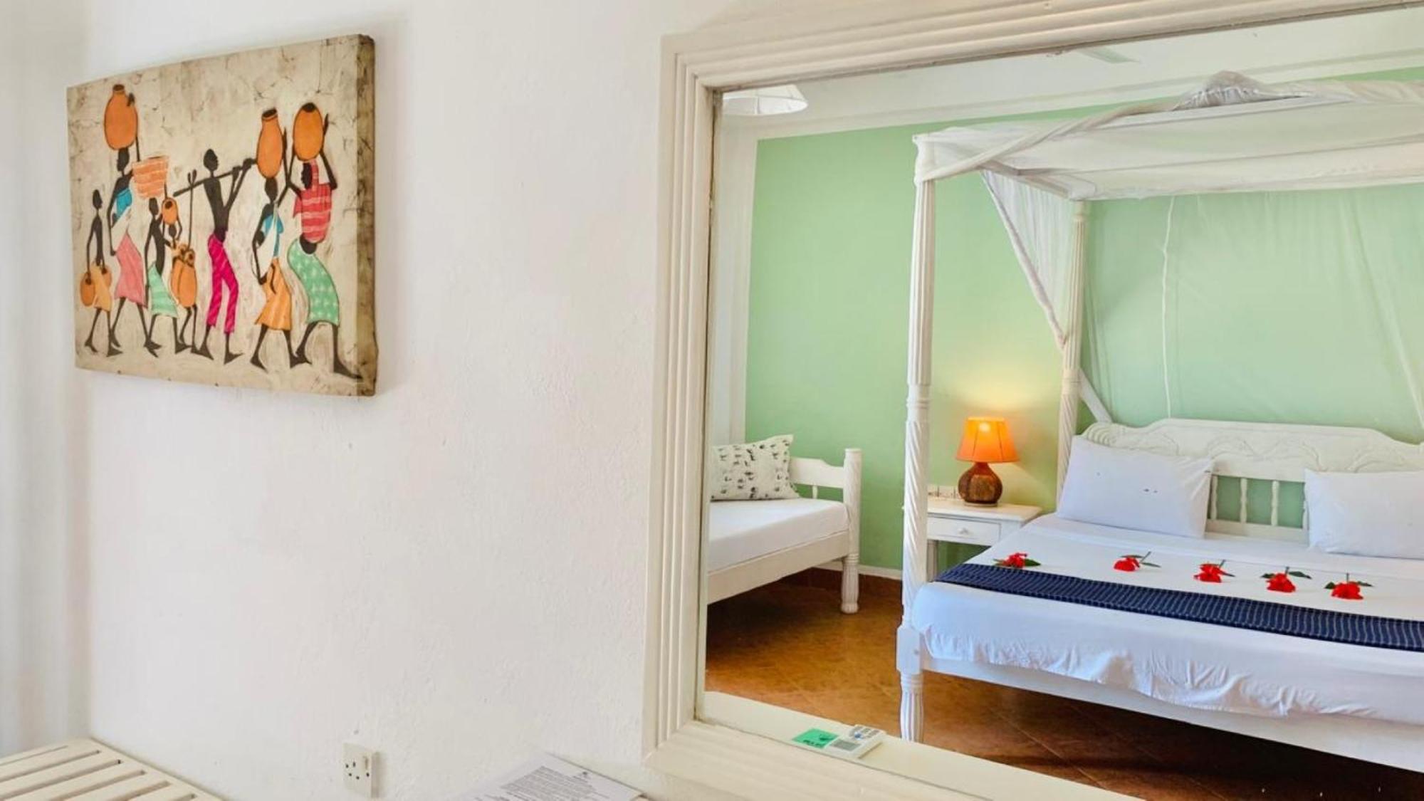 Lily Palm Resort Watamu Bagian luar foto