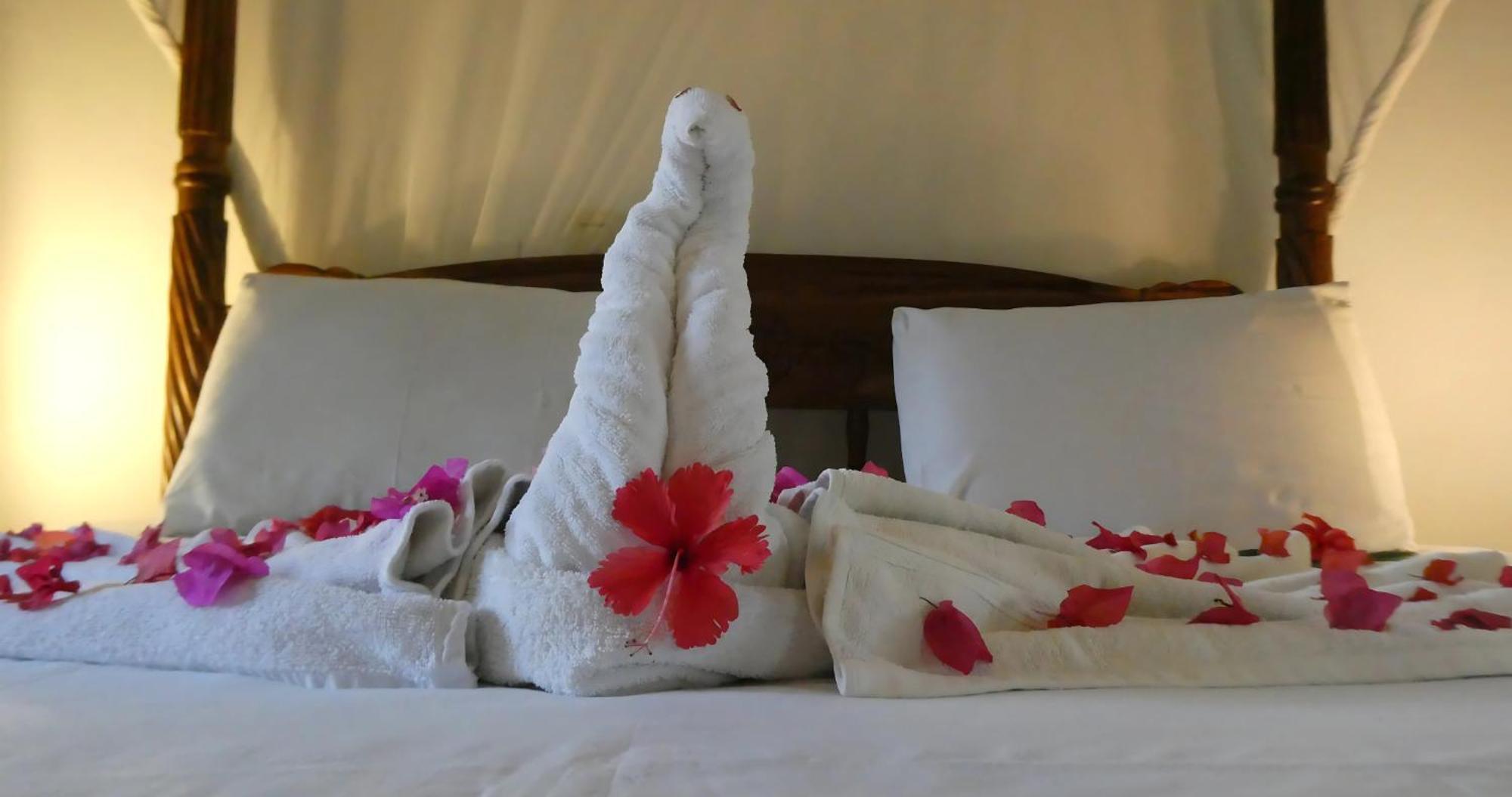 Lily Palm Resort Watamu Bagian luar foto