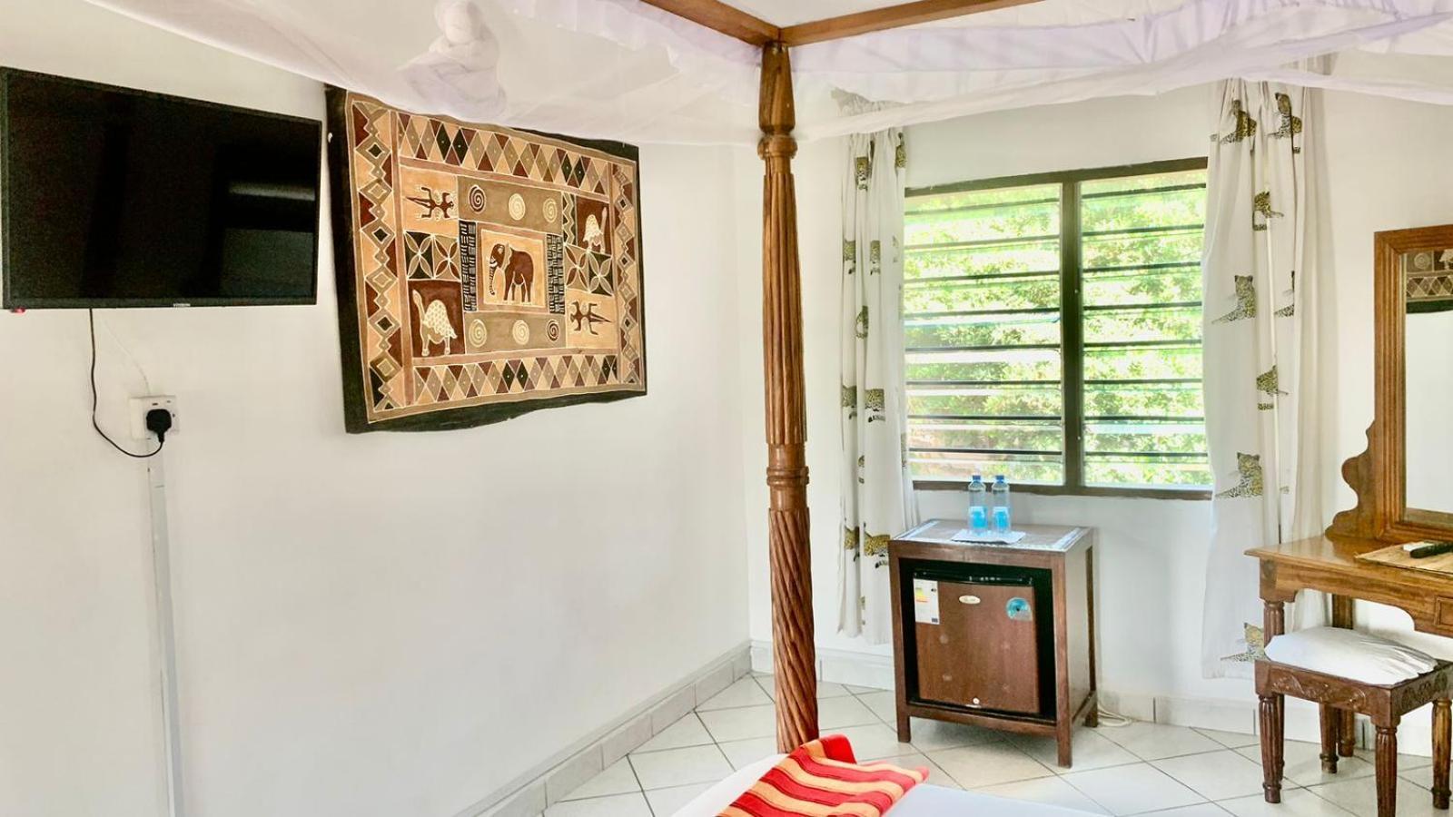 Lily Palm Resort Watamu Bagian luar foto